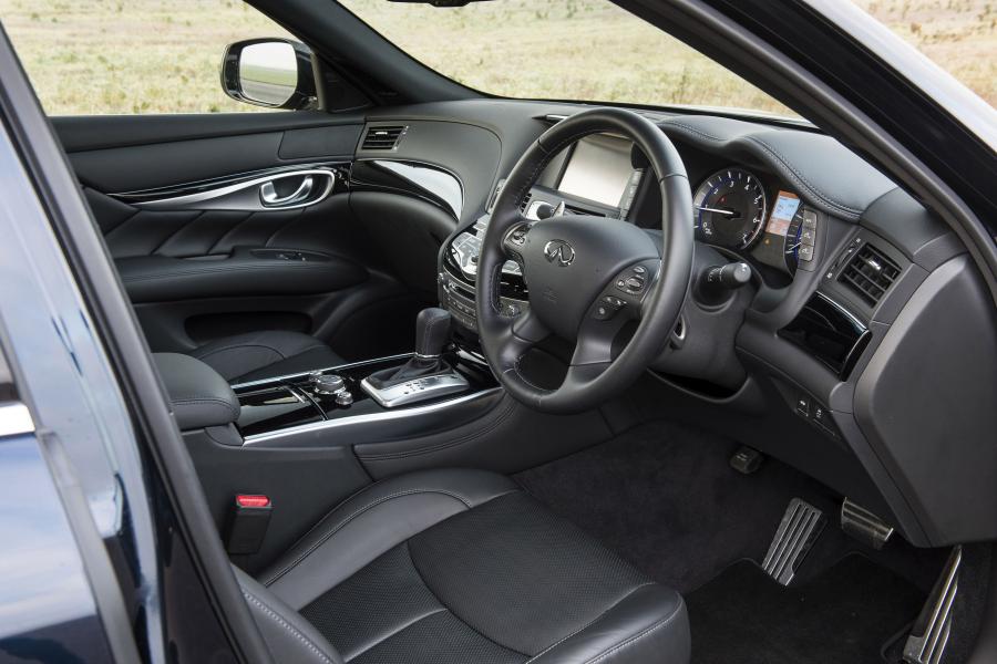  Infiniti Q70 S 2015 года  (UK) (фото 16 из 21)